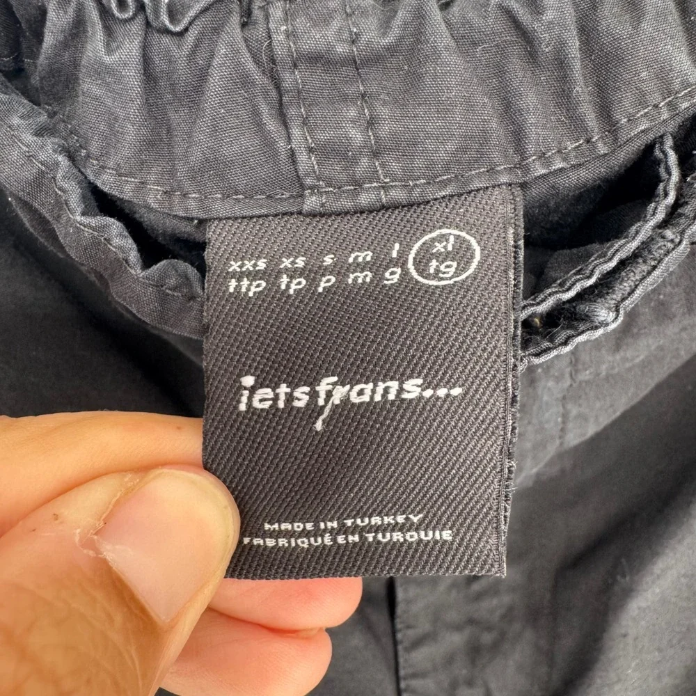 Urban Outfitters iets frans... Black Lightweight Baggy Tech Parachute Pants XL